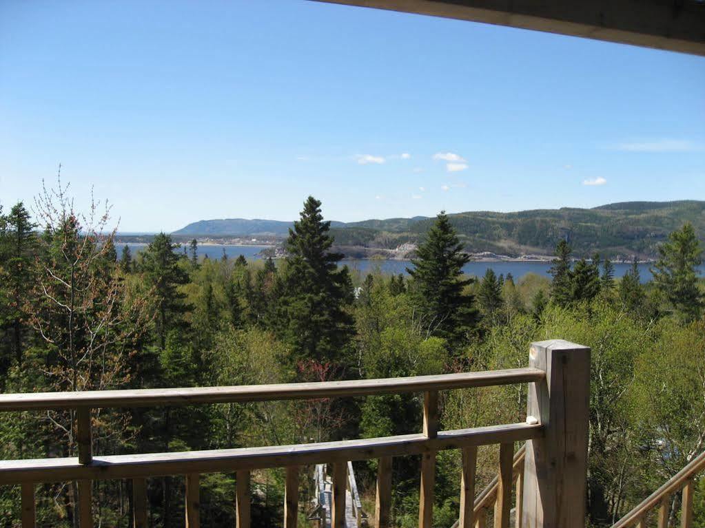 Chalet De La Montagne Villa Tadoussac Buitenkant foto
